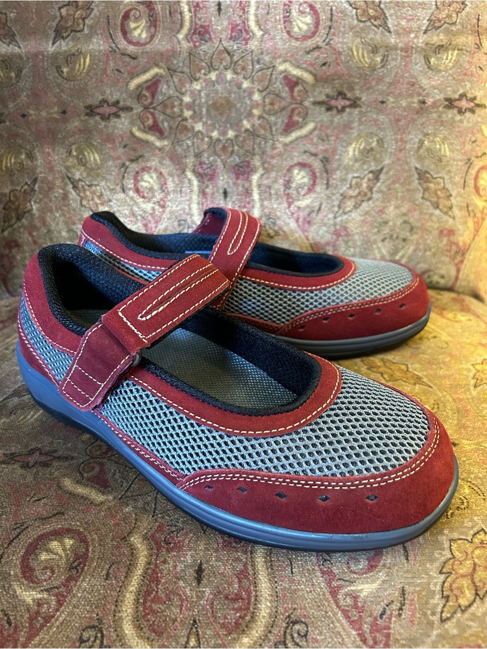 ORTHOFEET - 859 - Mary Jane, Red Suede Velcro Size 8.5 Wide